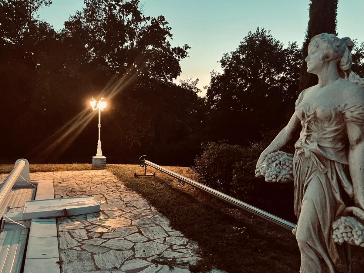 La Villa Perroquet Poncins Esterno foto